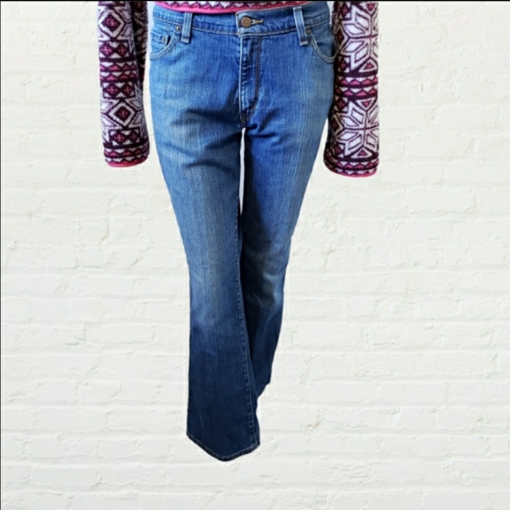 Levi's 550 classic relaxed boot cut mid-rise to high rise jeans size 10